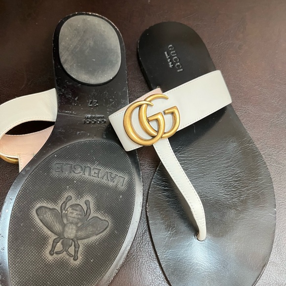 Gucci Black and Cream Sandals with Gold Accents - Picture 4 of 5